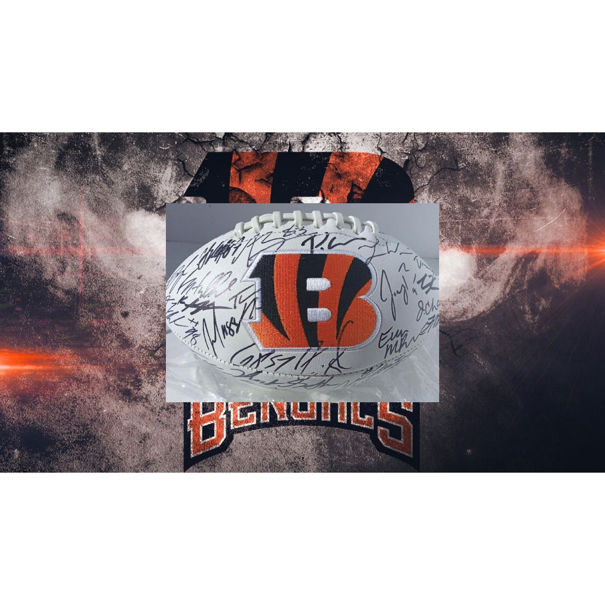 Joe Burrow, Jamarr Chase, Cincinnati Bengals 2021-22 team signed ball –  Awesome Artifacts