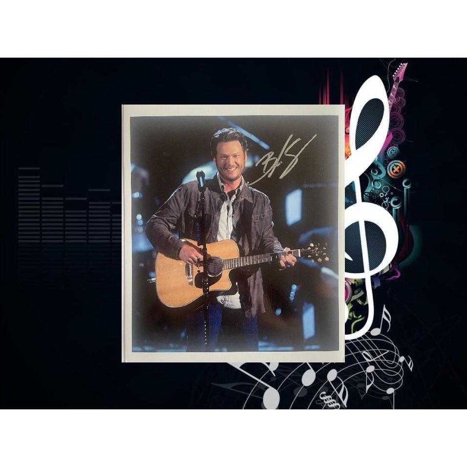 Blake Shelton 8x10 photo signed with proof - Awesome Artifacts