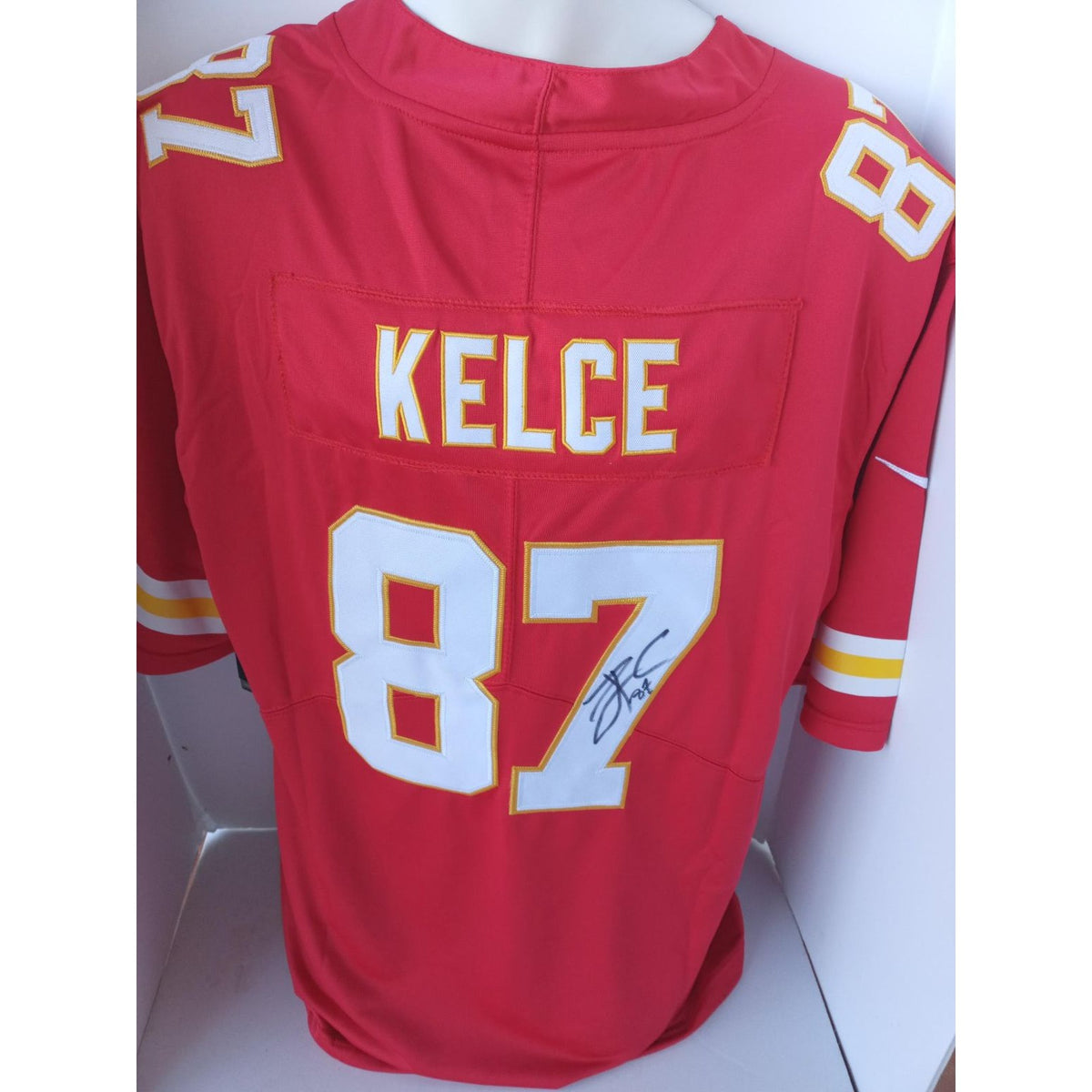 Awesome Artifacts Travis Kelce Kansas City Chiefs Size Large Nike Authentic Jersey Signed with Proof by Awesome Artifact