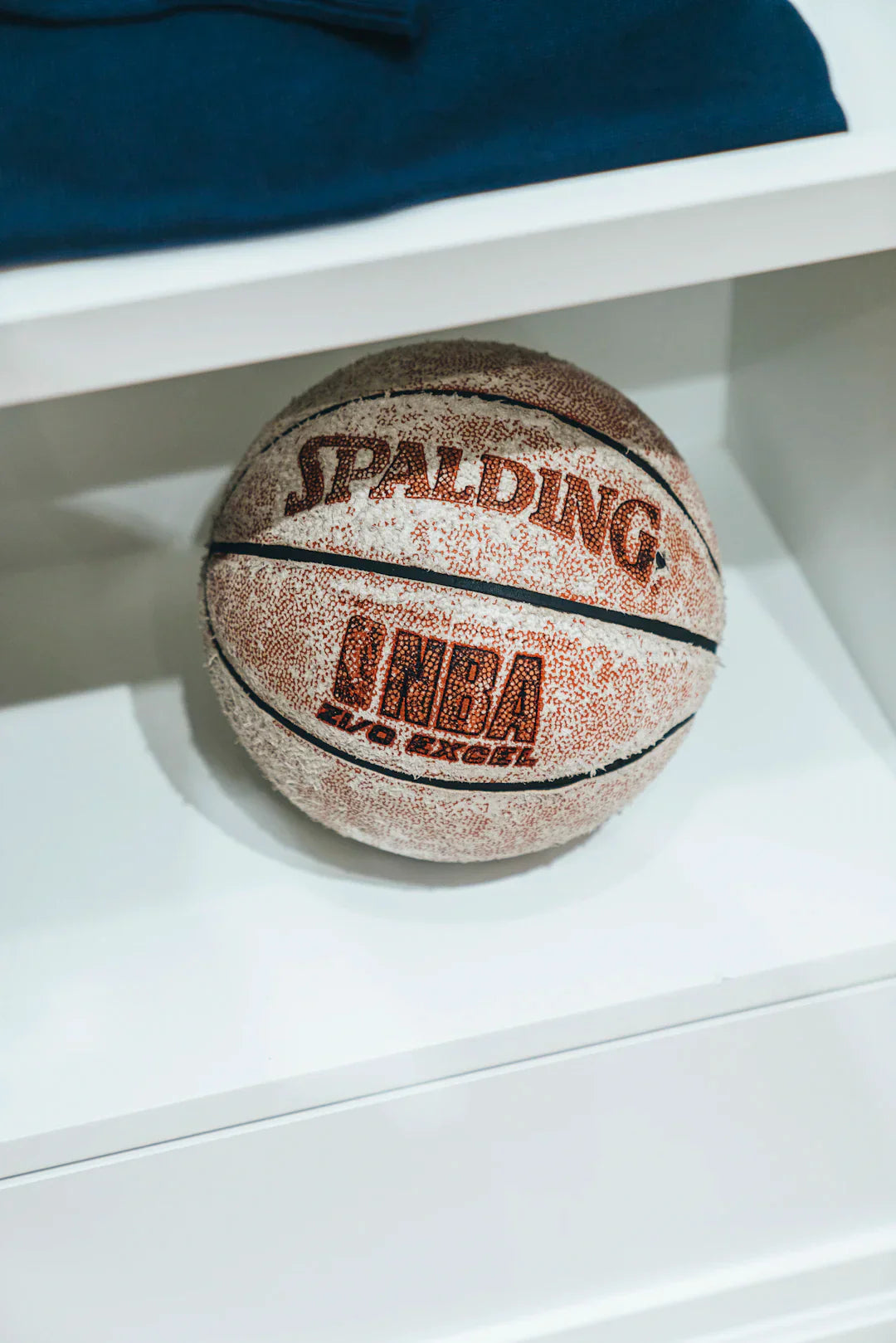 Authenticity in Sporting Memorabilia: Your Guide.