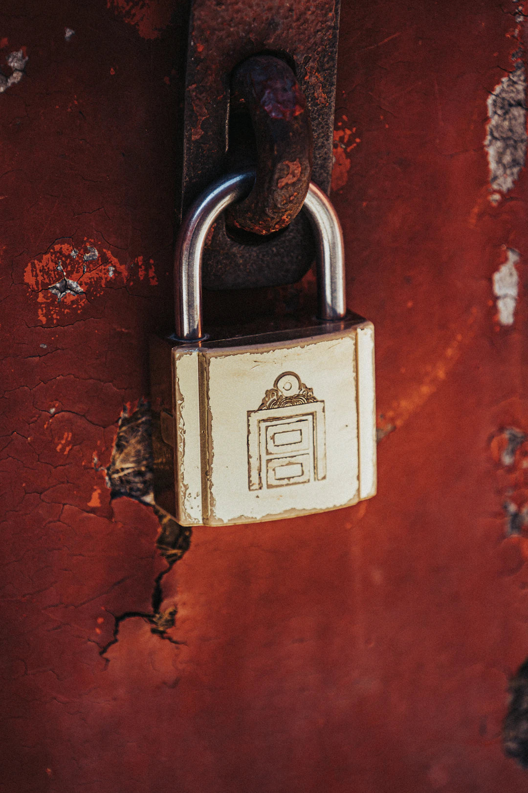 Unlocking the Secrets of Authentication in Memorabilia.
