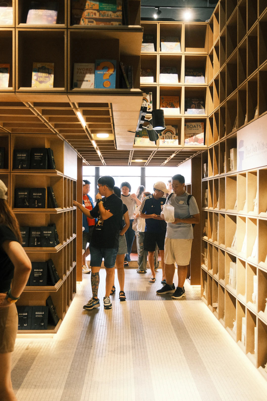 Build Your Community: Join Clubs & Forums for Collectors