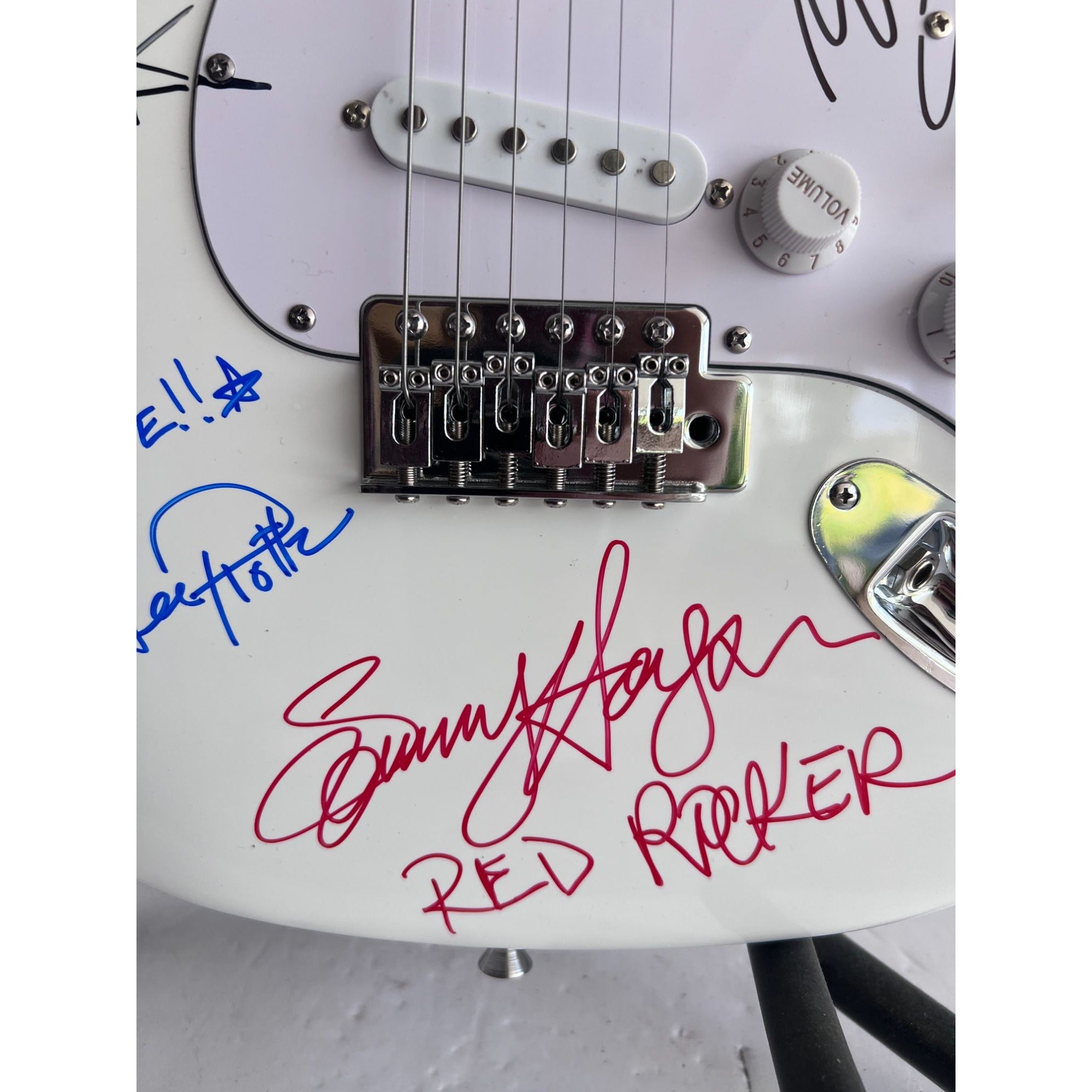 Van Halen Eddie Alex Sammy David Lee Stratocaster Huntington electric guitar signed with proof