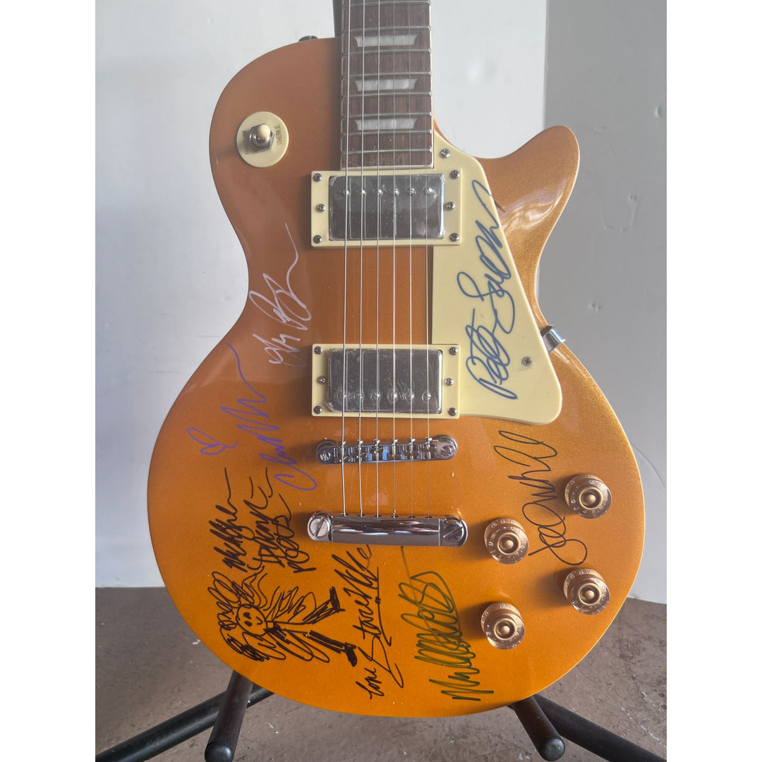 Stevie Nicks Pete Green Lindsay Buckingham John and Christy McVie make Fleetwood Fleetwood Mac Gold Les Paul signed with proof