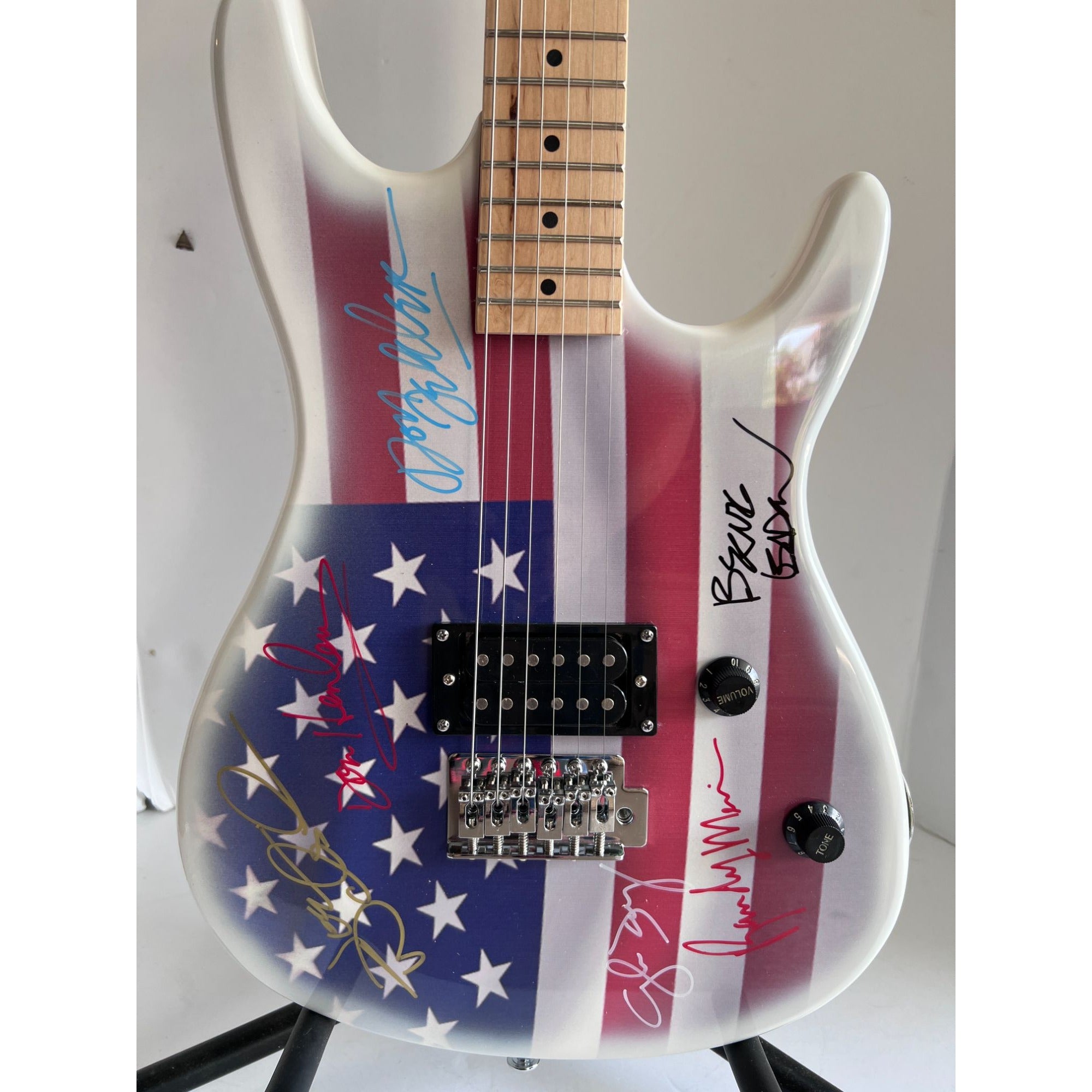The Eagles Glenn Frey Randy Meisner Joe Walsh Don Felder Don Henley Bernie Leadon  Electric full size  signed