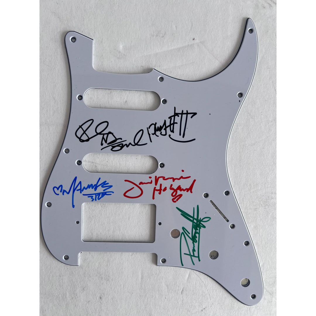 The Gorillaz Damon Albarn Jamie Hewlett Fender Stratocaster electric guitar pick guard signed with proof