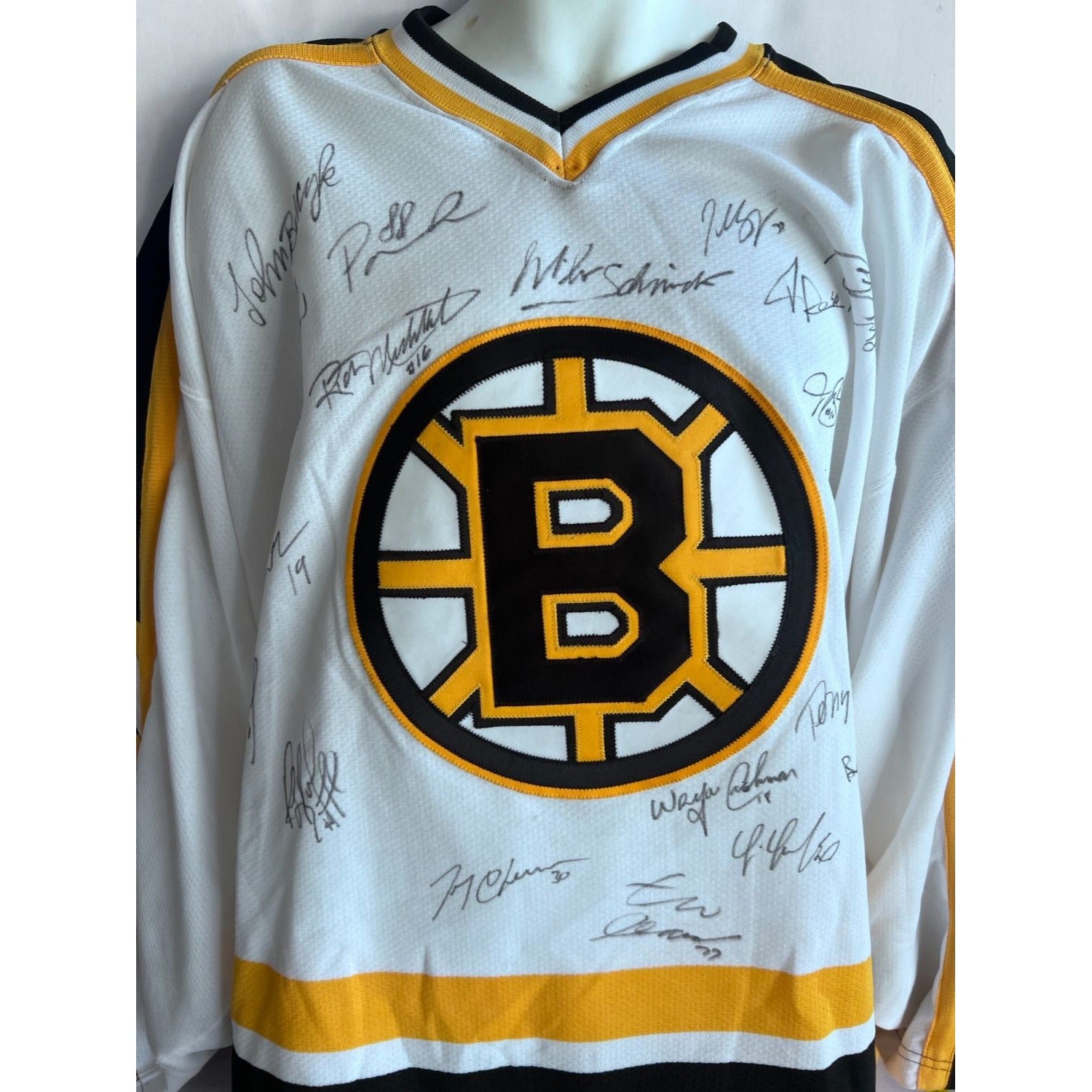 Boston Bruins game model Jersey all-time great signed Milt Schmidt Johnny Bucyik Ray Bourque Bobby Orr Phil Esposito