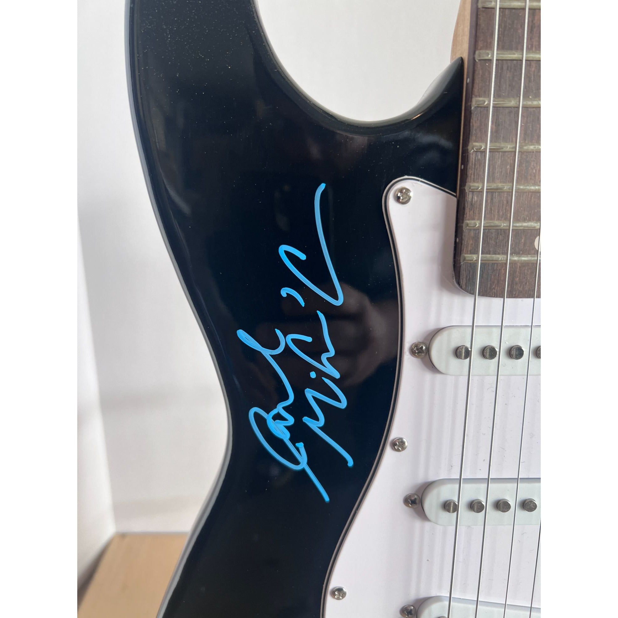 Noel & Liam Gallagher Oasis One-of-a-Kind full size electric guitar signed with proof