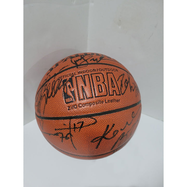 Kobe Bryant, Chik Hearn, Shaquille O'Neal Los Angeles Lakers NBA Champs Team signed ball.
