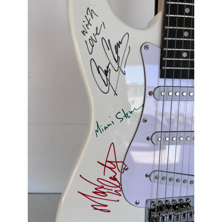 Bruce Springsteen Clarence Clemons and the E street band electric guitar signed with proof.