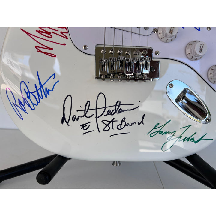 Bruce Springsteen Clarence Clemons and the E street band electric guitar signed with proof.