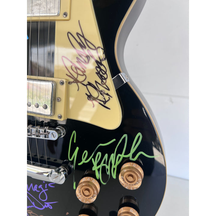 Ozzy Osbourne (with inscription), Ronnie James Dio , Tony Iomi, Geezer Butler, Bill Ward Black Sabath Black les paul full size.