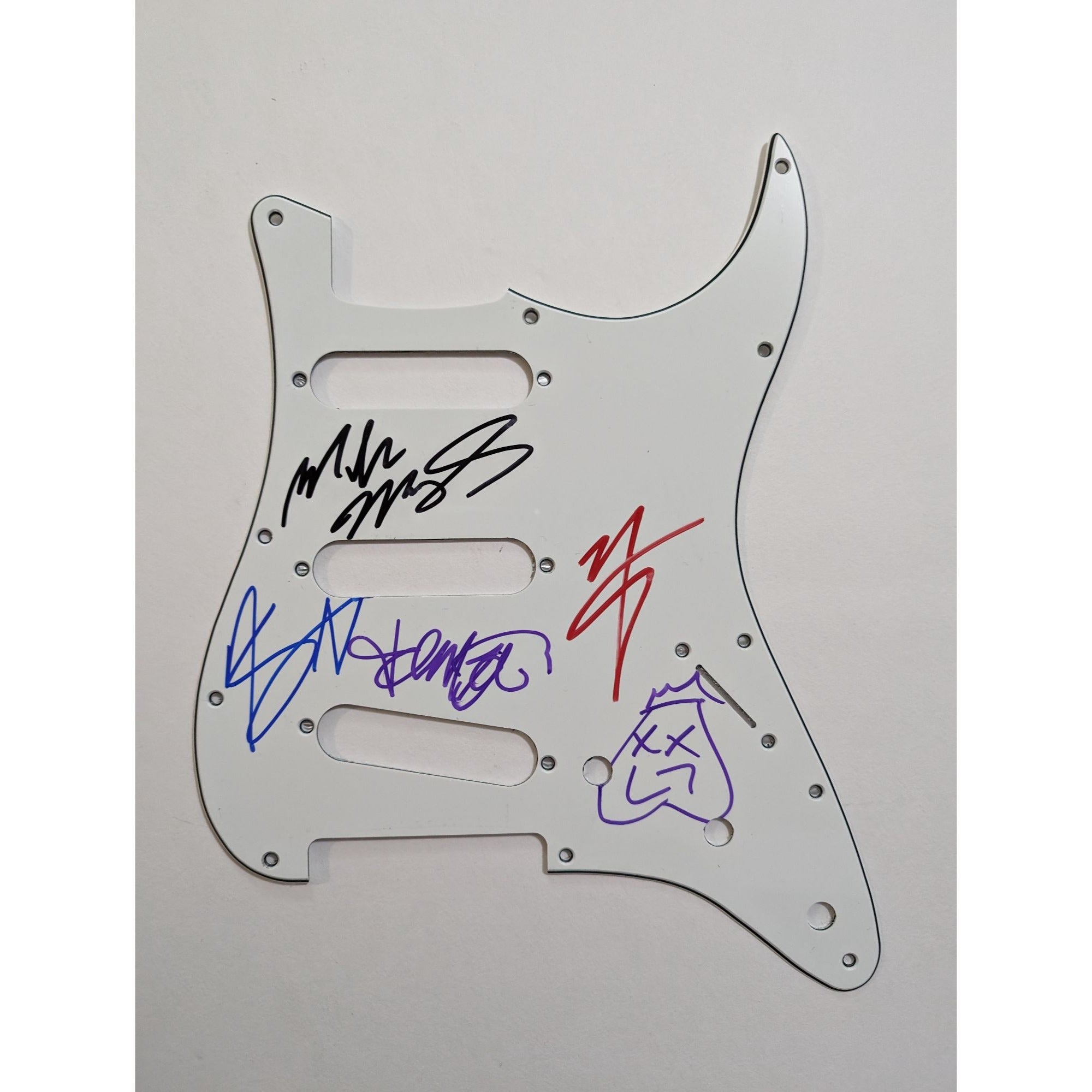 Motley Crue Tommy Lee Vince Neil Mick Mars Nikki Sixx Fender Stratocaster electric guitar pickguard signed with proof