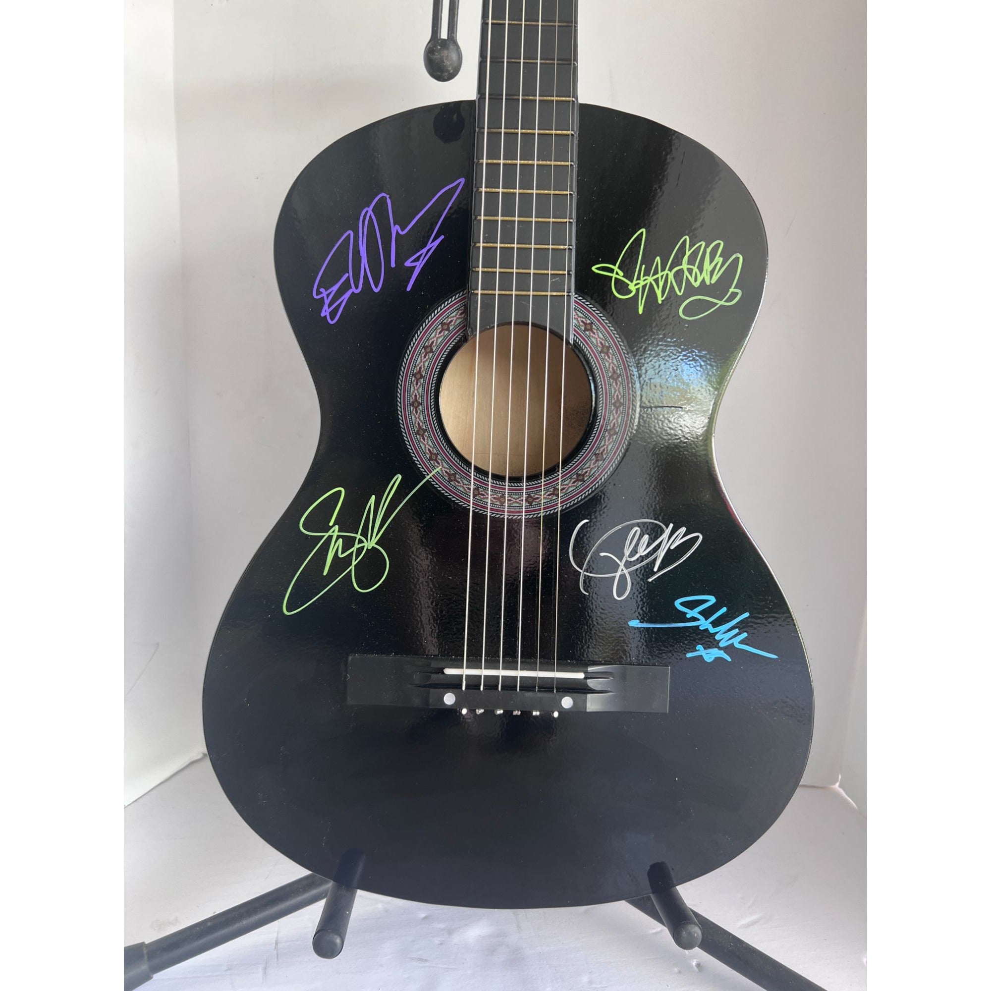 Taylor Swift Shawn Mendez Ed Sheeran Selena Gomez Harry Styles full size acoustic guitar signed with proof