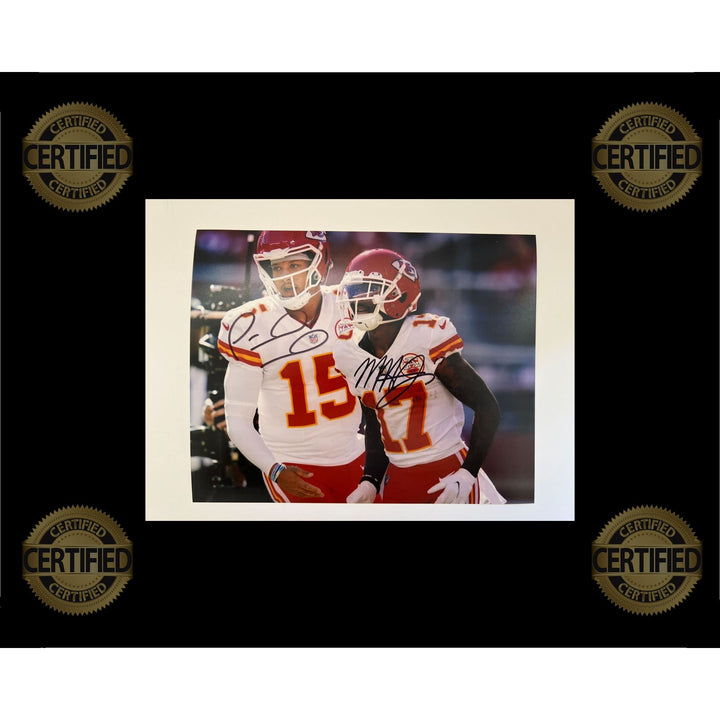 Patrick Mahomes Mercole Hardman Kansas City Chiefs 8x10 photo signed with proof