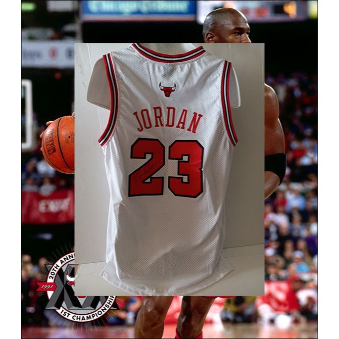 Michael Jordan Chicago Bulls signed jersey with proof