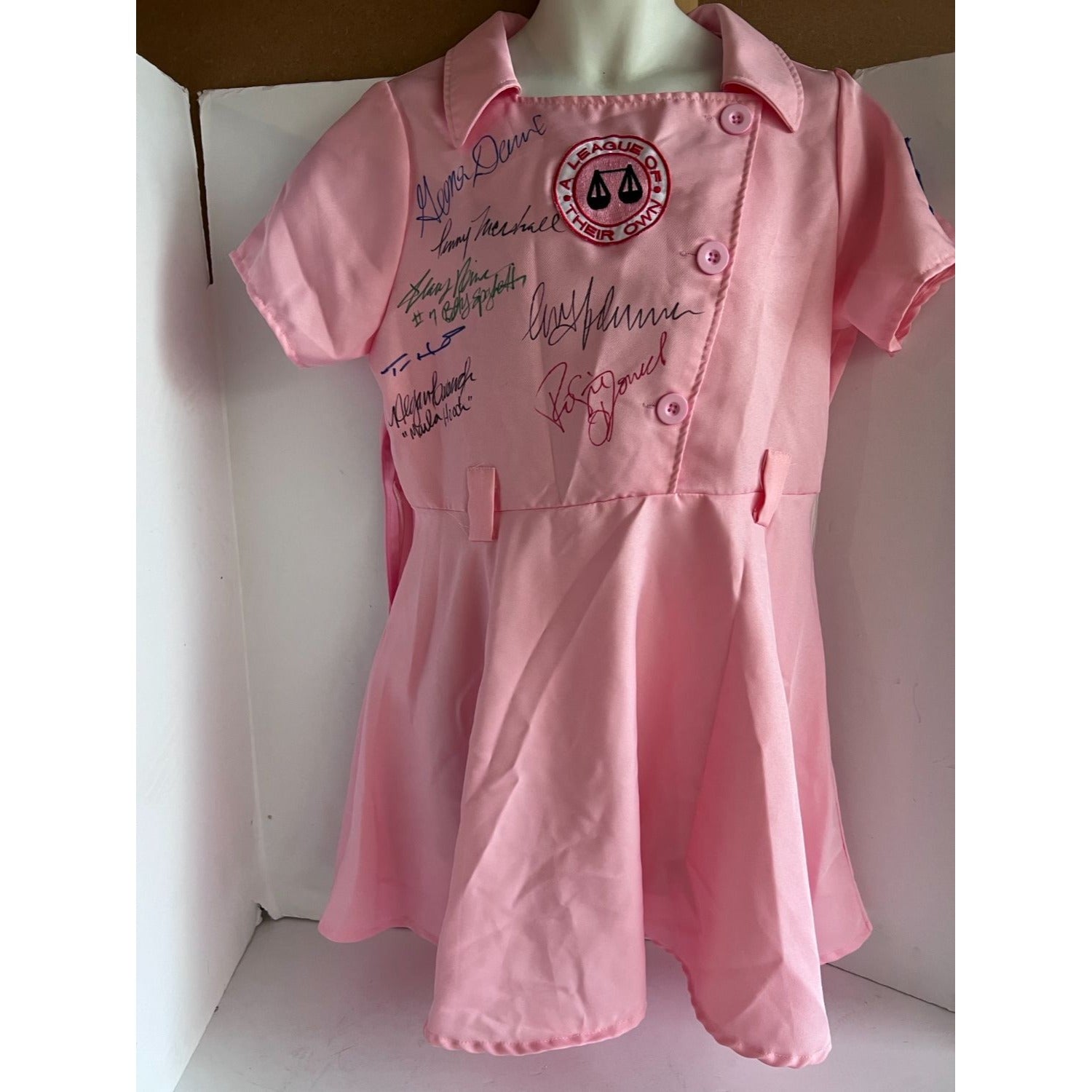 "A League of Their Own " Tom Hanks Gena Davis Rosie O'Donnell Madonna cast signed authentic  Rockford Peaches, jersey signed with proof $124