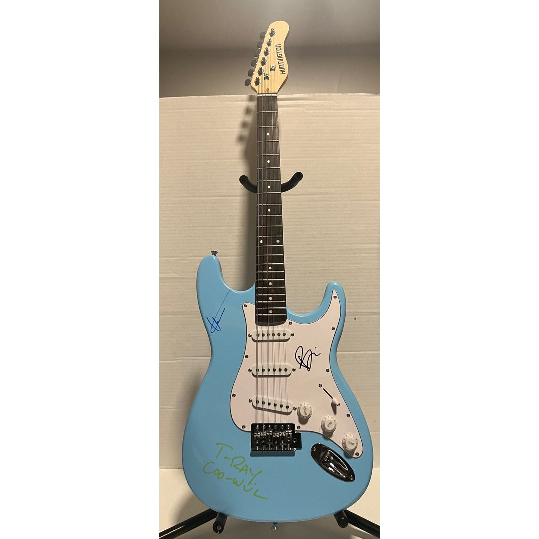 Green Day  Billie Joe Armstrong  Tré Cool Stratocaster electric guitar signed with proof