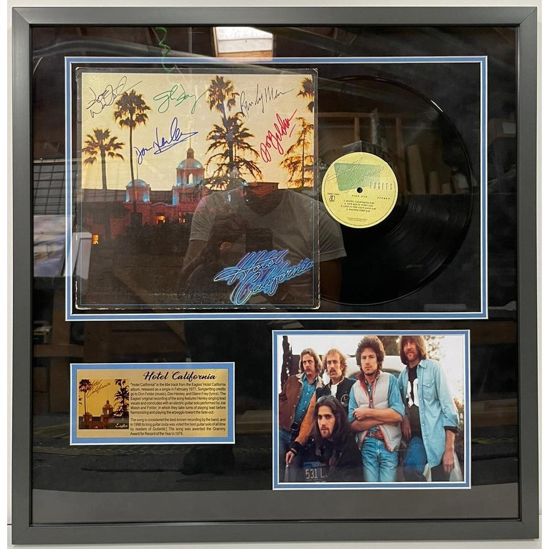 The Doobie Brothers Living on the fault line 1977 LP Michael McDonald Tom Johnston Patrick Simmons signed with proof