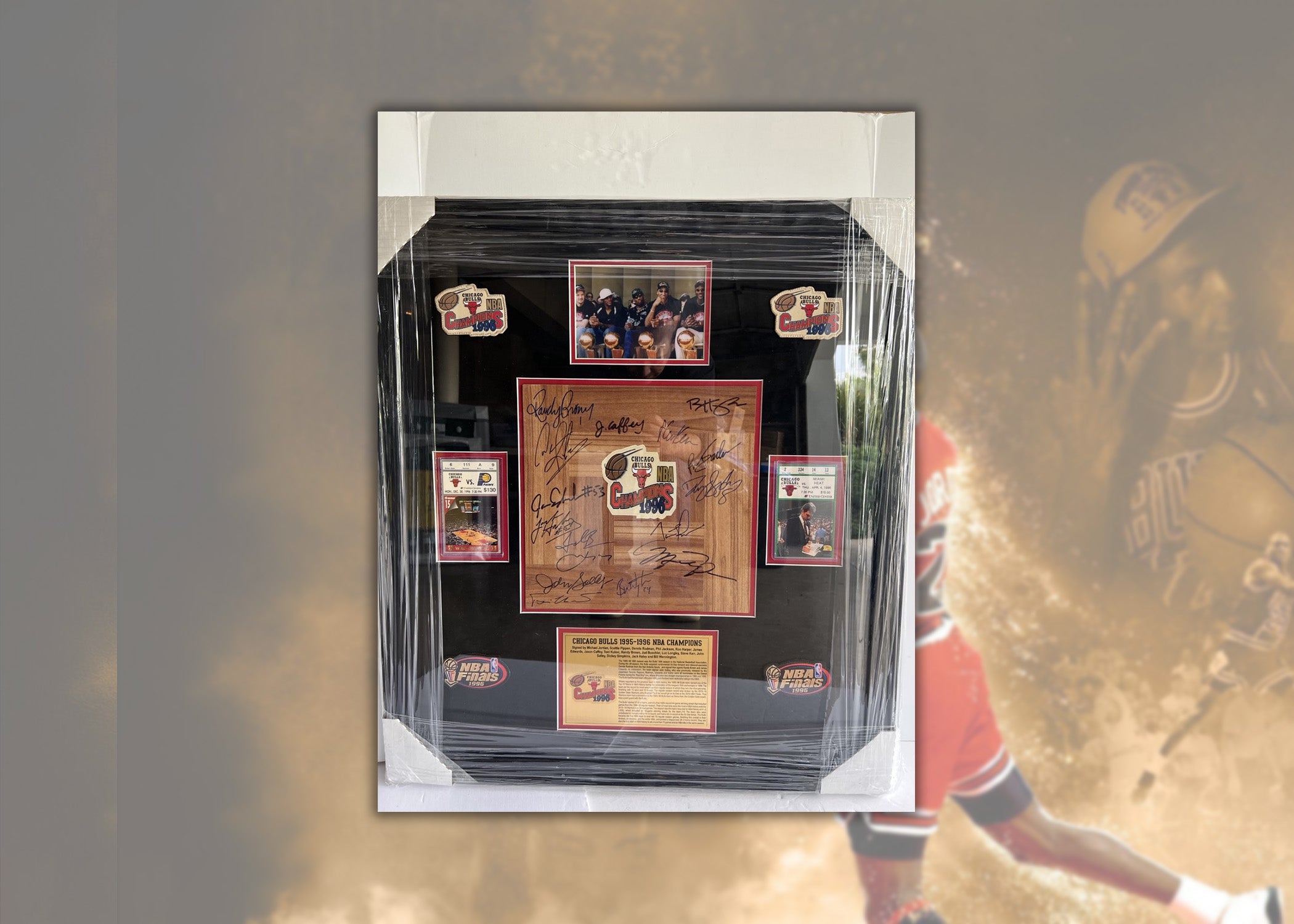 Michael Jordan, Scottie Pippen, Dennis Rodman, Phil Jackson 1995-96 Chicago Bulls team signed parque wood floor signed and framed with proof