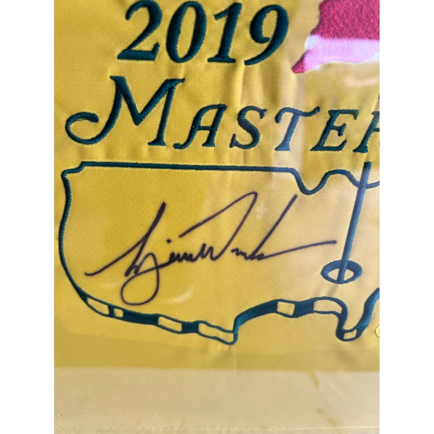 Tiger Woods 2019 Masters Champion signed & framed (32x26) Masters pin flag with signing proof