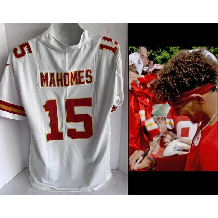 Patrick Mahomes Kansas City Chiefs game model jersey signed with proof