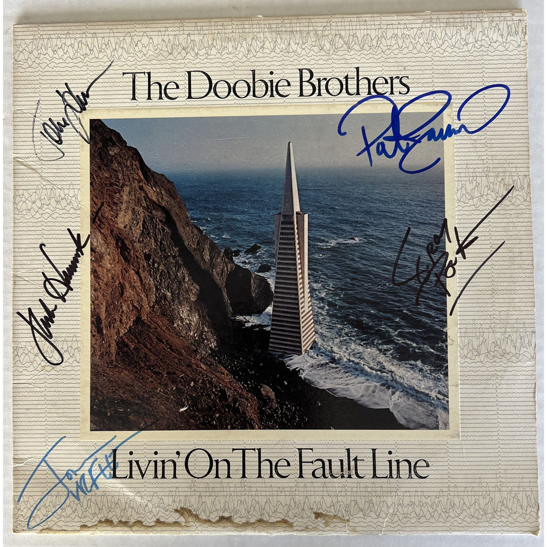 The Doobie Brothers Living on the fault line 1977 LP Michael McDonald Tom Johnston Patrick Simmons signed with proof