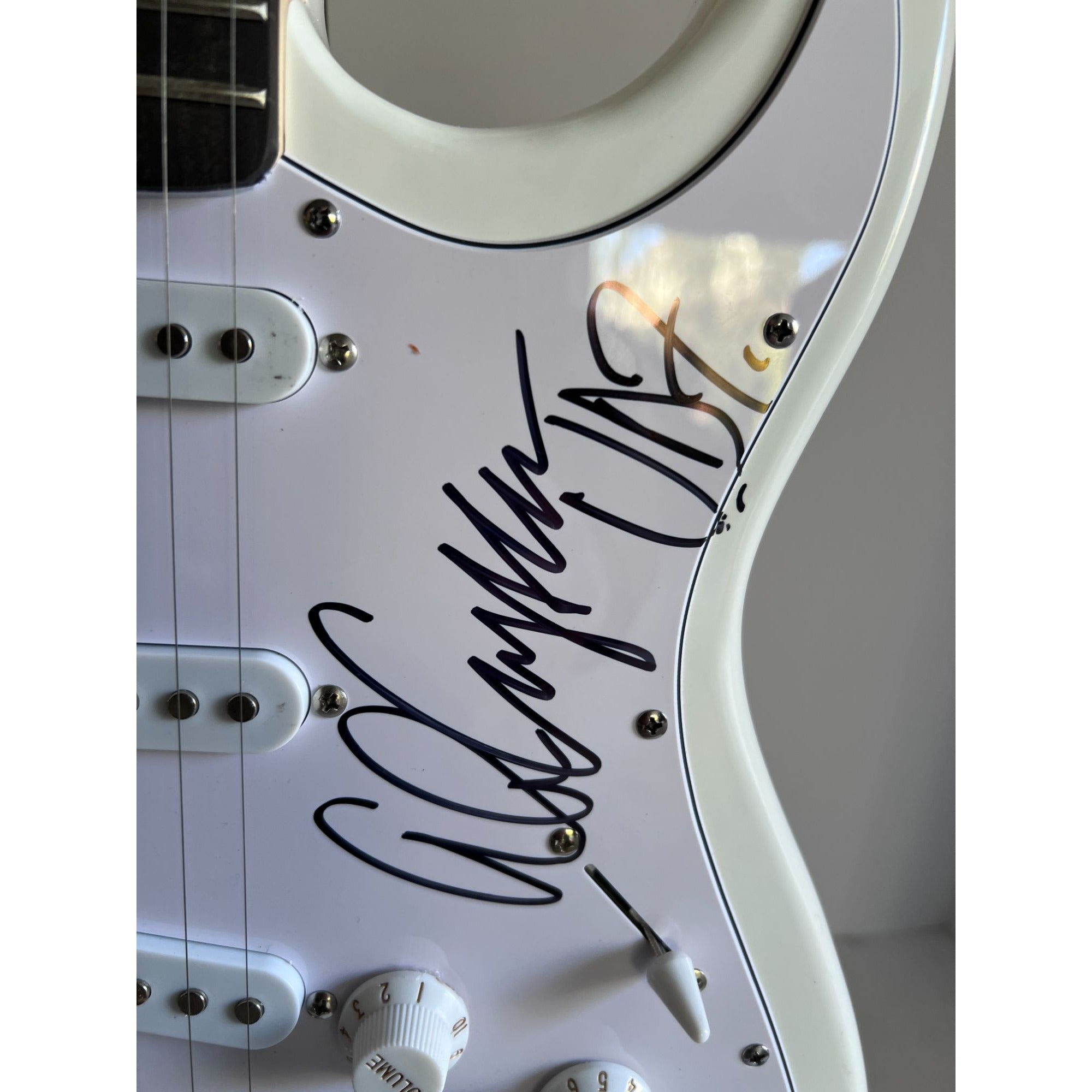 Alice Cooper Band Michael Bruce Dennis Dunaway Neil Smith stratcoster electric guitar signed with proof