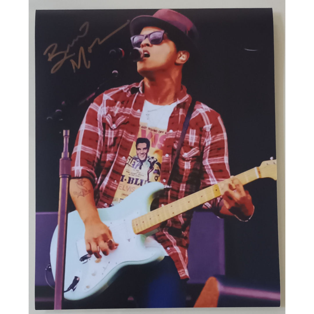 Bruno Mars 8x10 photo signed with proof