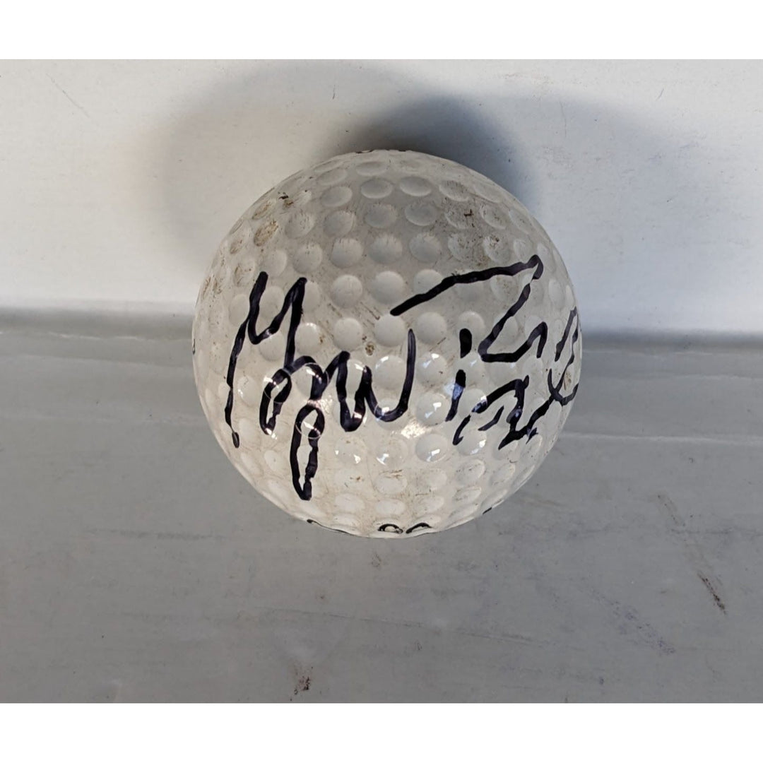 George Walker Bush (43) vintage golf ball signed with proof and free display case
