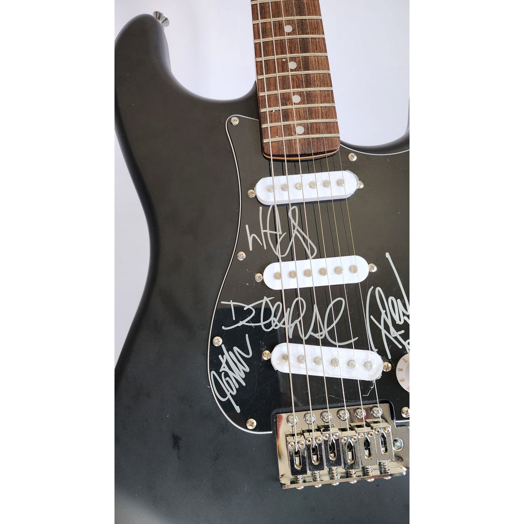 Fred Durst, Sam Rivers, Wes Borald, DJ Lethal, John Otto, Limp Bizkit, Fender Stratocaster Squier electric guitar signed with proof