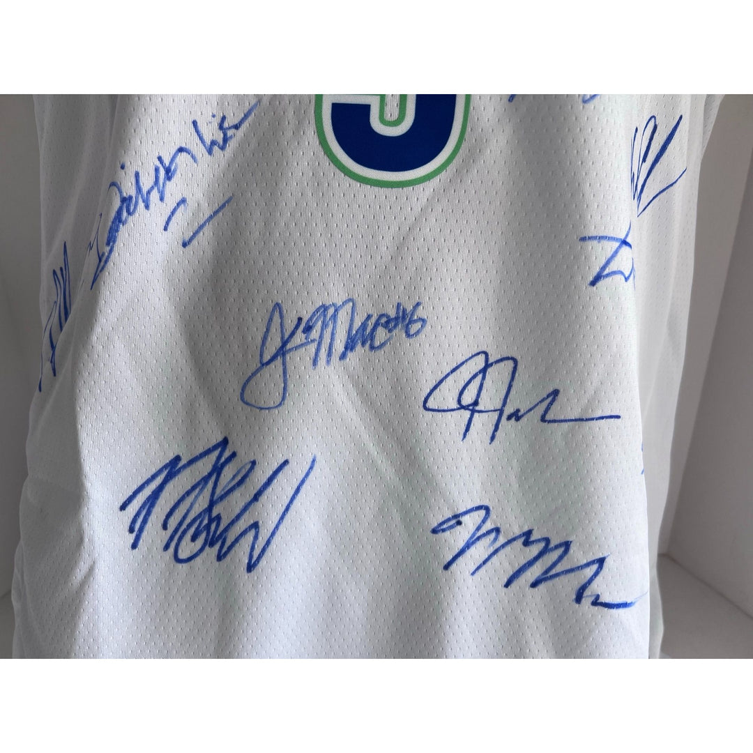 Minnesota Timberwolves 2023-24 Rudy Gobert, Mike Conley , Jaylen Clark, Anthony Edwards, 2xl size jersey signed by complete team with proof