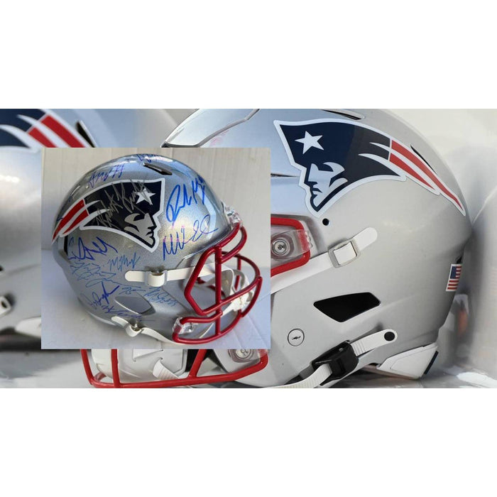 New England Patriots 2025 Drake Maye, Mike Vrabel, Kayshon Boutte, Hunter Henry, Stefon Diggs, Christian Gonzalez, team signed helmet