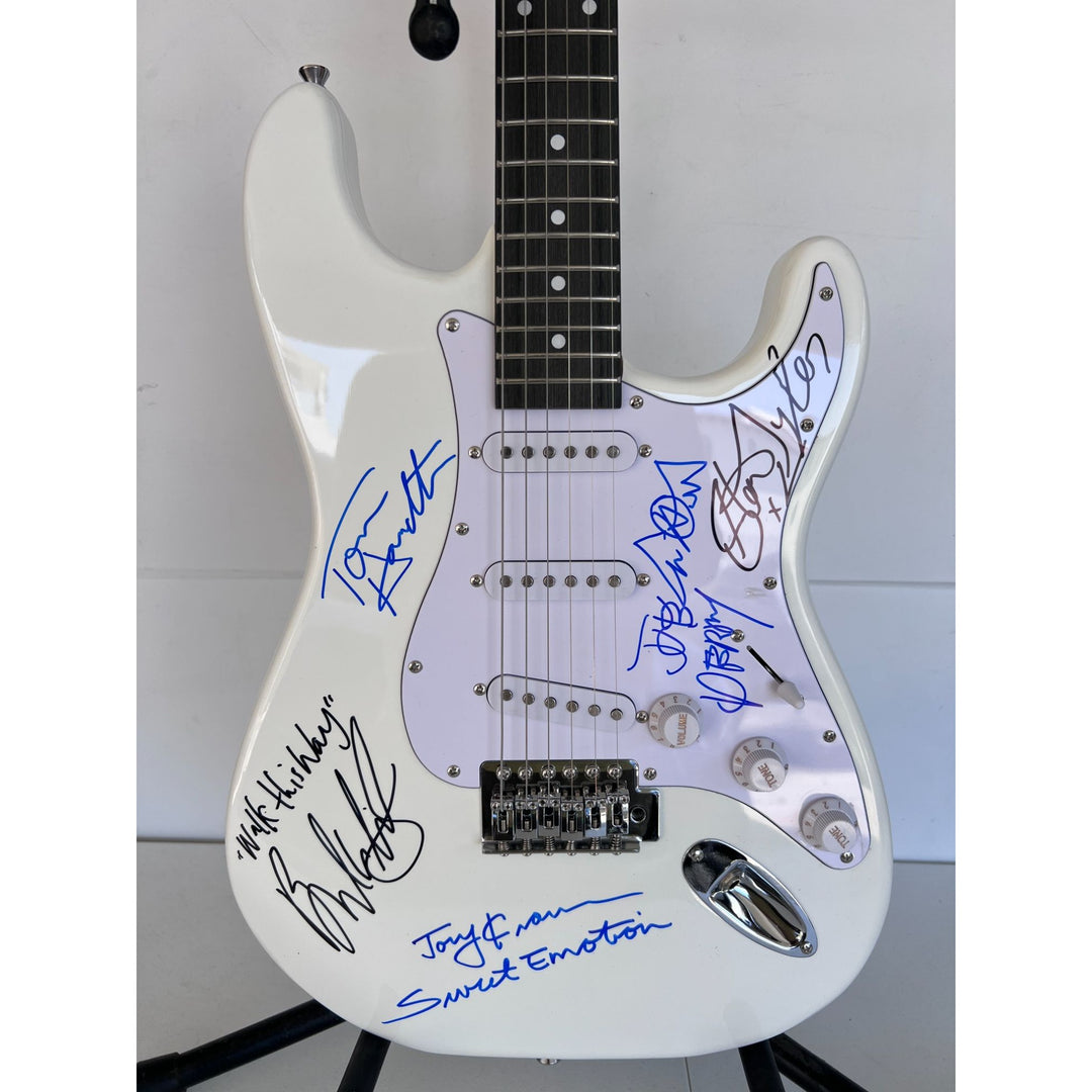 Aerosmith Steven Tyler Joe Perry Joey Kramer Tom Hamilton electric guitar signed with proof.