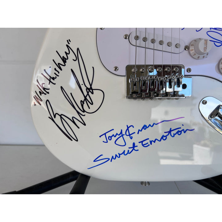 Aerosmith Steven Tyler Joe Perry Joey Kramer Tom Hamilton electric guitar signed with proof.