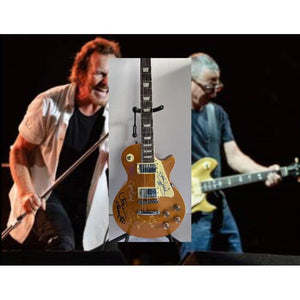 Pearl Jam Eddie Vedder Jeff Ament, Stone Gossard, Mike McCready, and