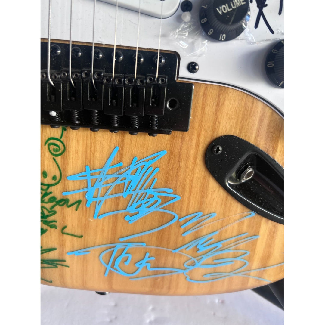 Anthony Kiedis, Dexter Holland, Billy Joe Armstrong, Travis Barker One-of-a-Kind electric guitar signed with proof