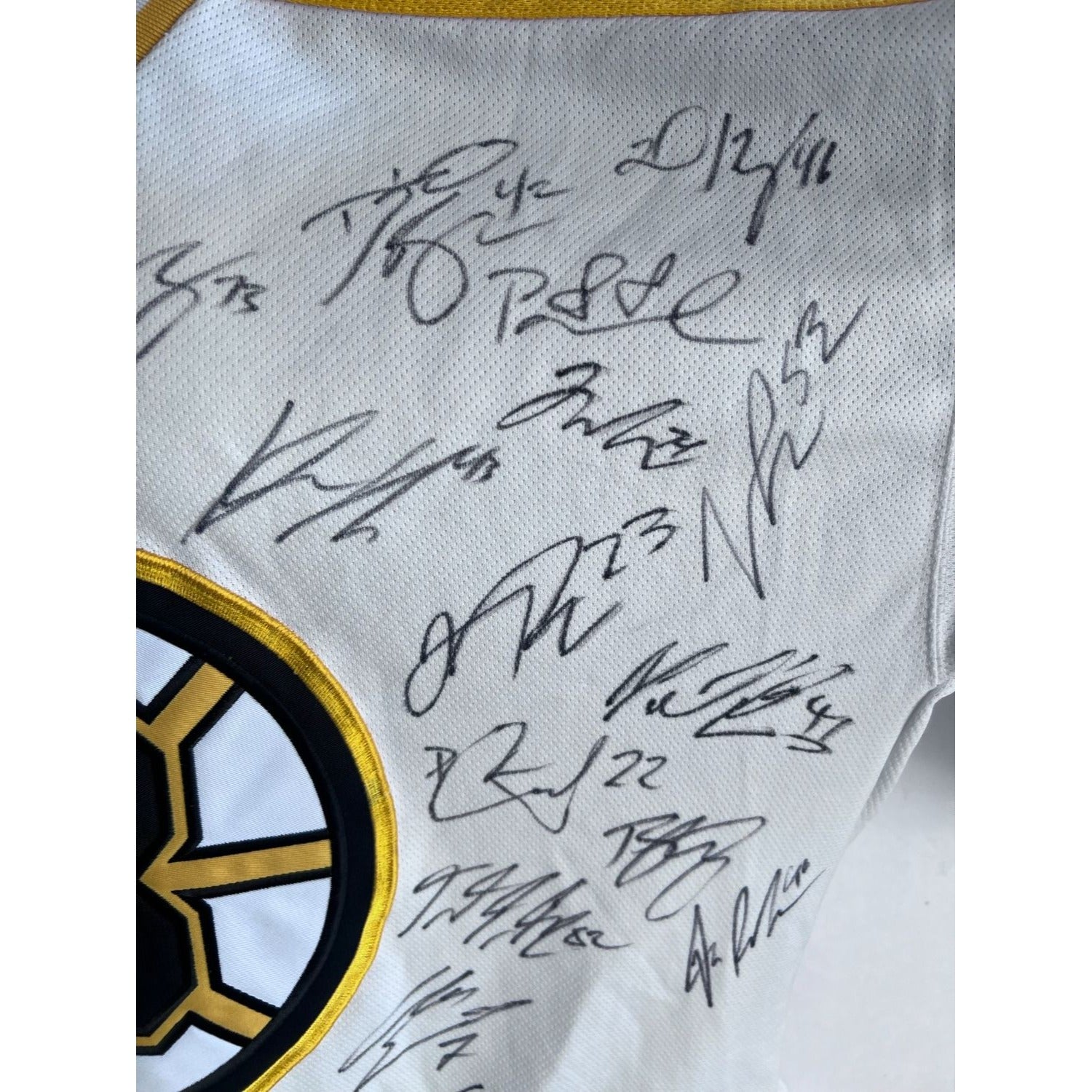 Boston Bruins game model Jersey all-time great signed Milt Schmidt Johnny Bucyik Ray Bourque Bobby Orr Phil Esposito