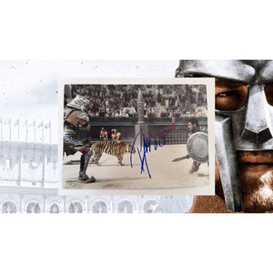Russell Crowe the Gladiator 5x7 photo signed with proof