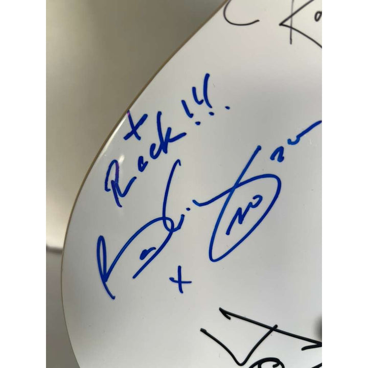 Queen Freddie Mercury, Brian May, Roger Taylor, John Deacon white les paul electric guitar signed with proof