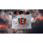 Load image into Gallery viewer, Joe Burrow, Jamarr Chase, Cincinnati Bengals 2021-22 team signed ball with proof
