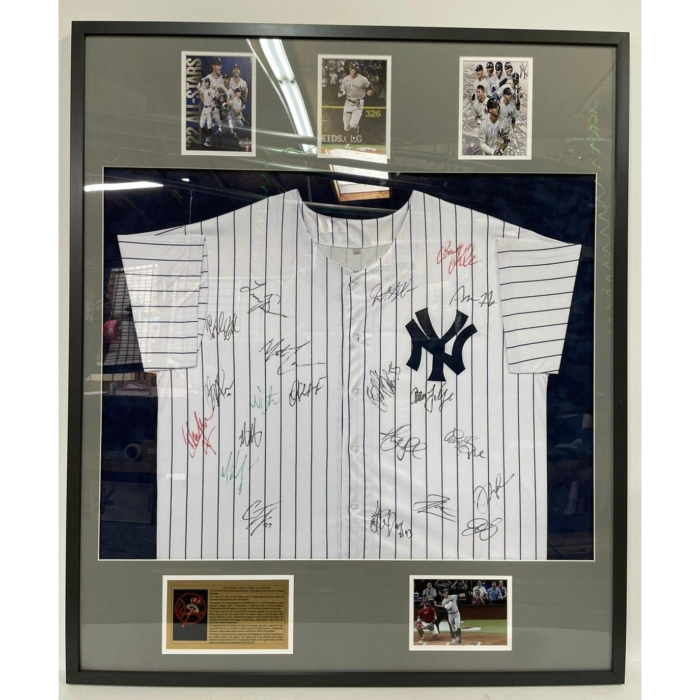 Aaron Judge 2022 New York Yankees size extra large team signed jersey with proof & museum quality frame