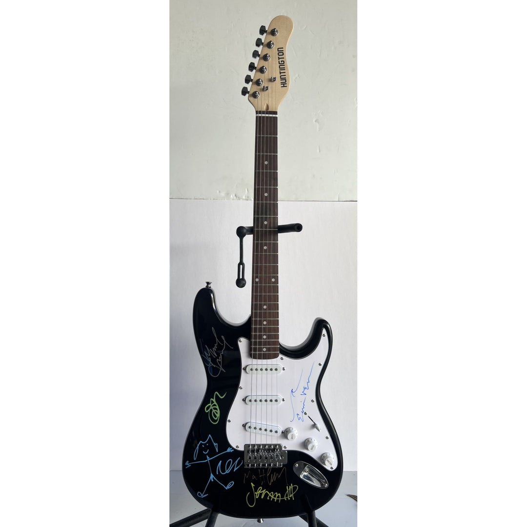 Pearl Jam Eddie Vedder Jeff Ament Stone Gossard Mike McCready full size Stratocaster electric guitar signed with proof