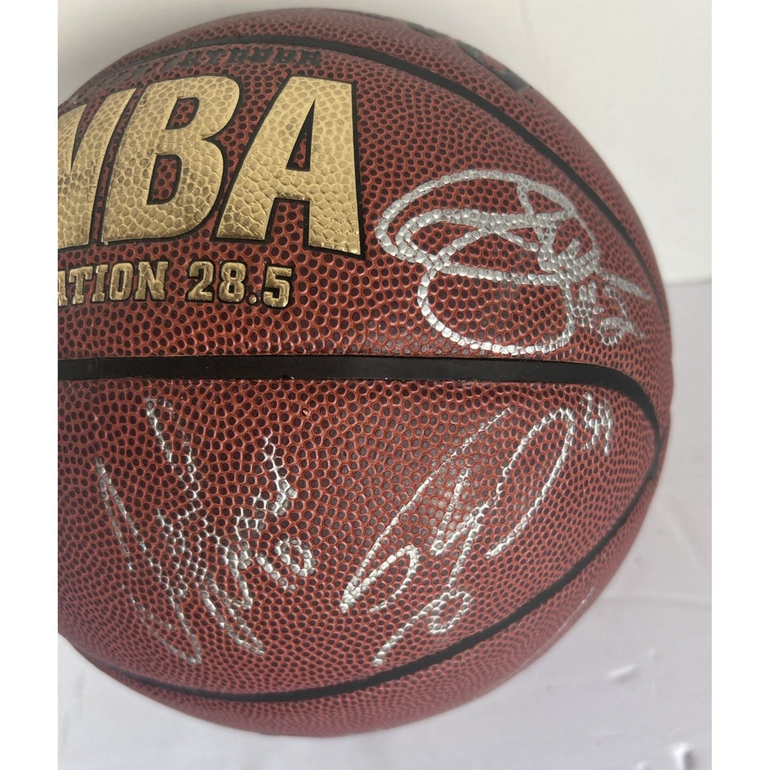 Kobe Bryant Phil Jackson Shaquille O'Neal Los Angeles Lakers 2000 2001 NBA champs Spalding basketball signed with proof  Signatures include