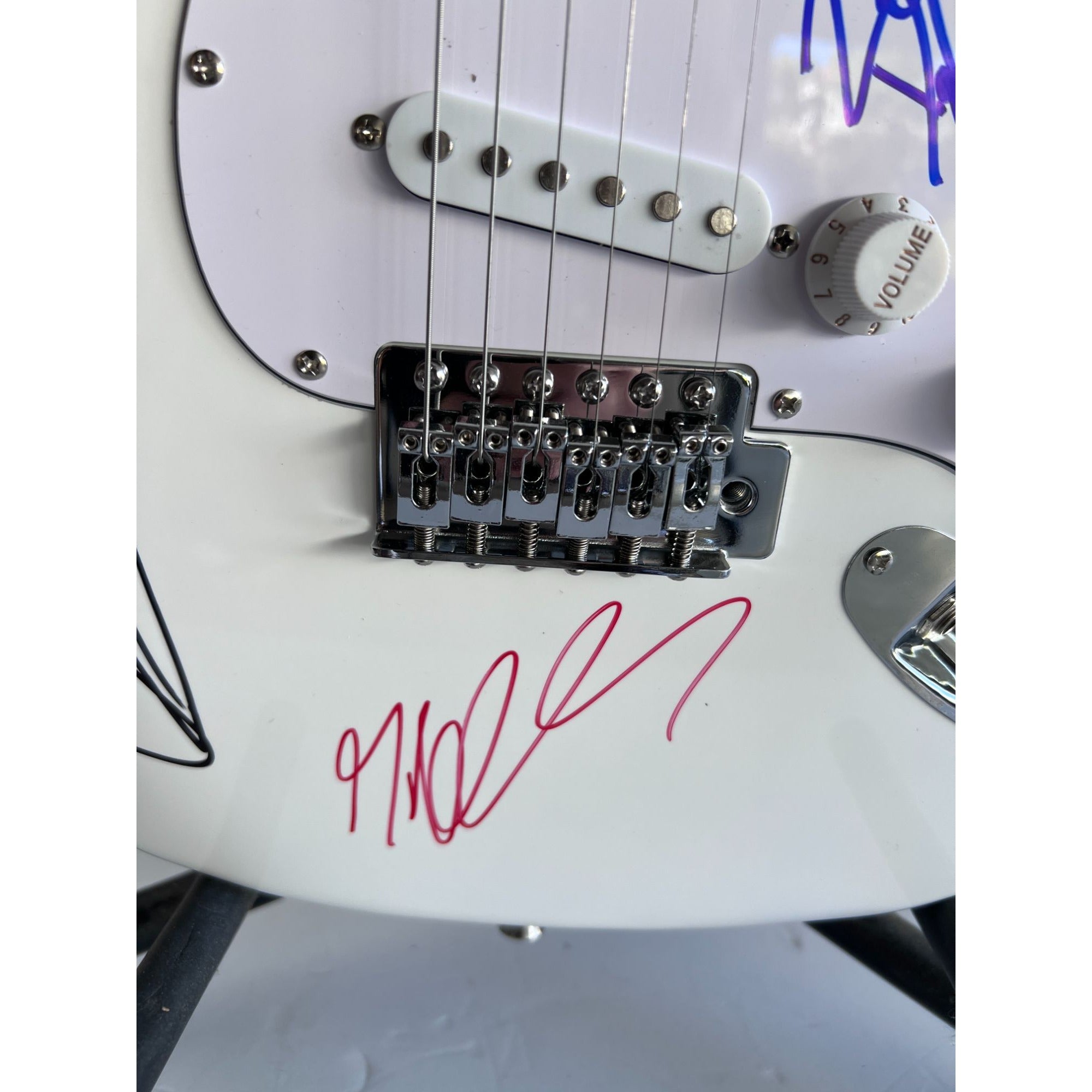 Chris Cornell Soundgarden Electric guitar signed with proof