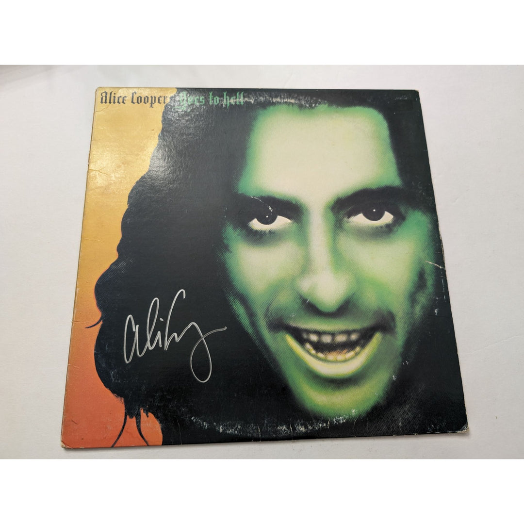 Alice Cooper original LP Alice Cooper Goes to Hell signed with proof