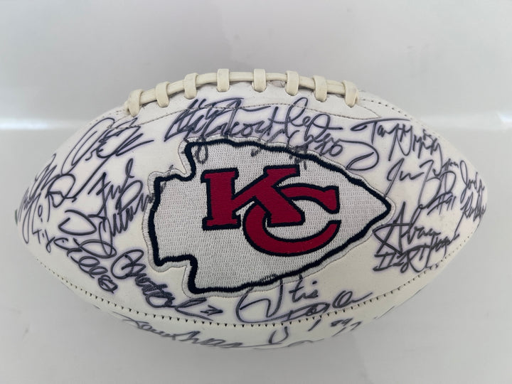 Kansas City Chiefs Legends 30 signers Len Dawson, Joe Montana, Willie Lane, Neil Smith, Thomas Everett, Larry Johnson Tony Gonzalez