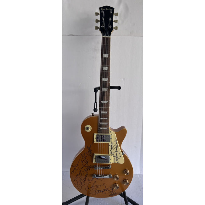 Ozzy Osbourne Ronnie James Dio Tony iomi Bill Ward Geezer Butler Vinnie a piece full size Les Paul electric guitar signed with proof