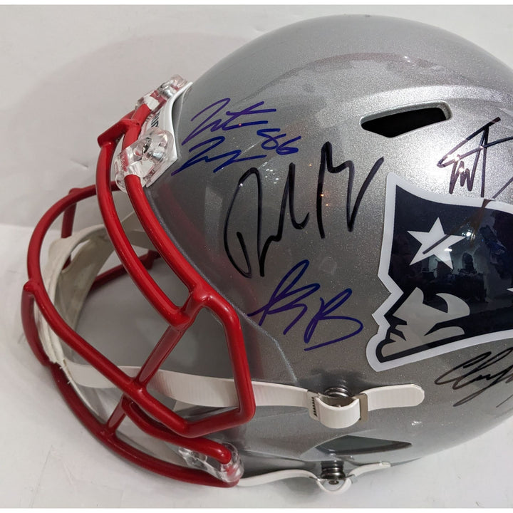 New England Patriots 2025 Drake Maye, Mike Vrabel, Kayshon Boutte, Hunter Henry, Stefon Diggs, Christian Gonzalez, Riddell full size helmet