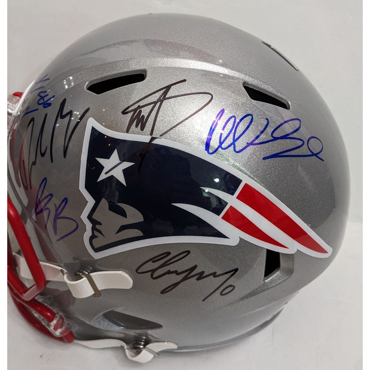 New England Patriots 2025 Drake Maye, Mike Vrabel, Kayshon Boutte, Hunter Henry, Stefon Diggs, Christian Gonzalez, Riddell full size helmet